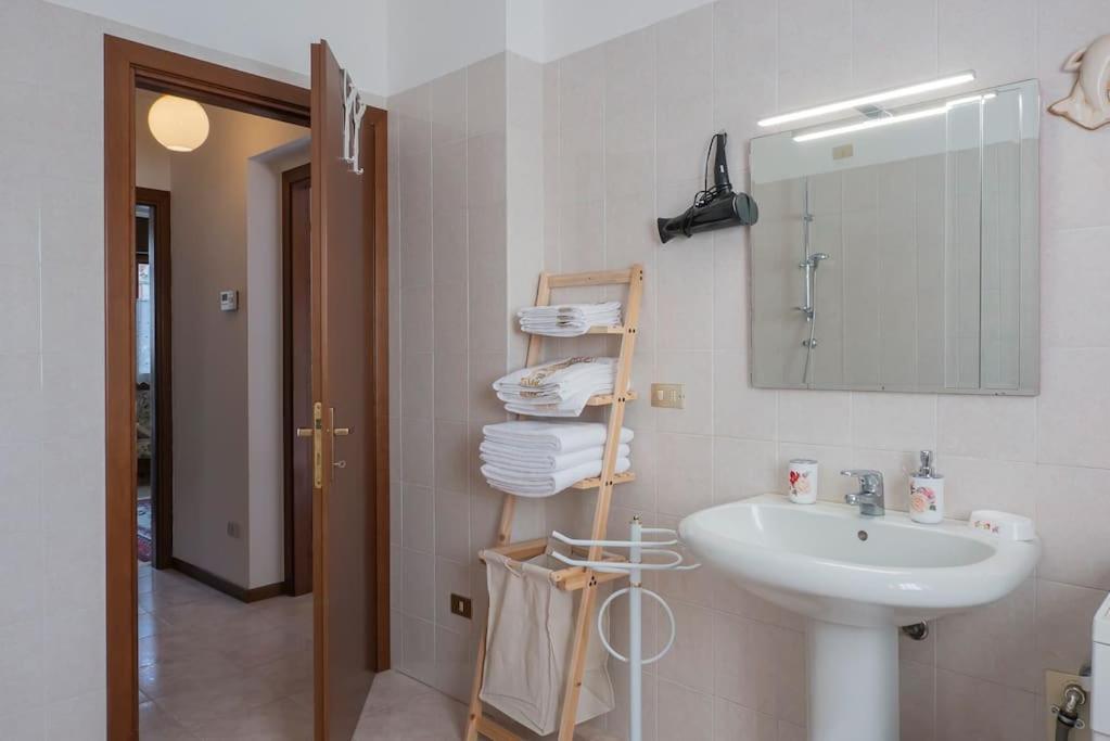 Venegono SuperioreLe Roseアパートメント エクステリア 写真